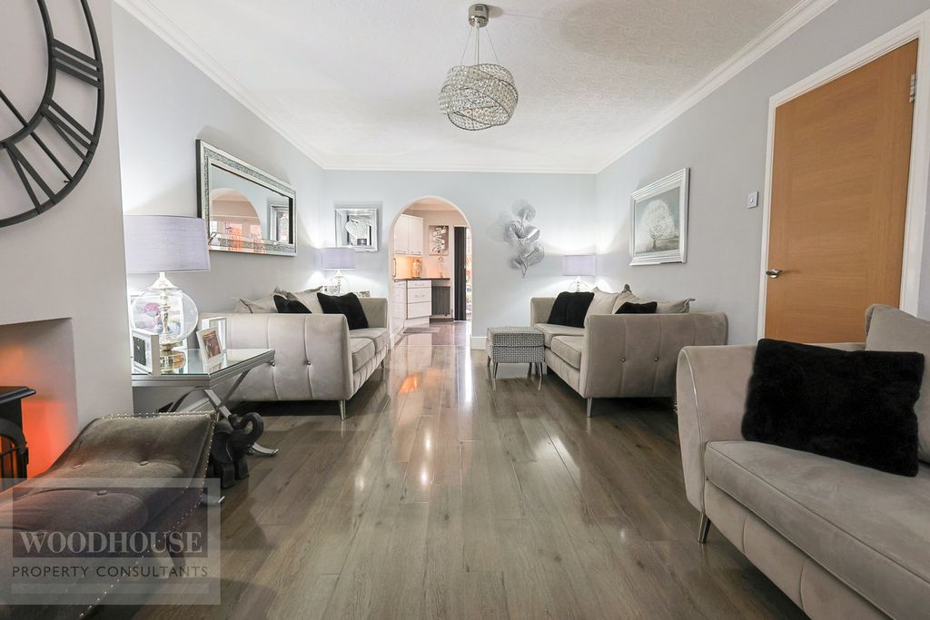 Property photo 3 of 24