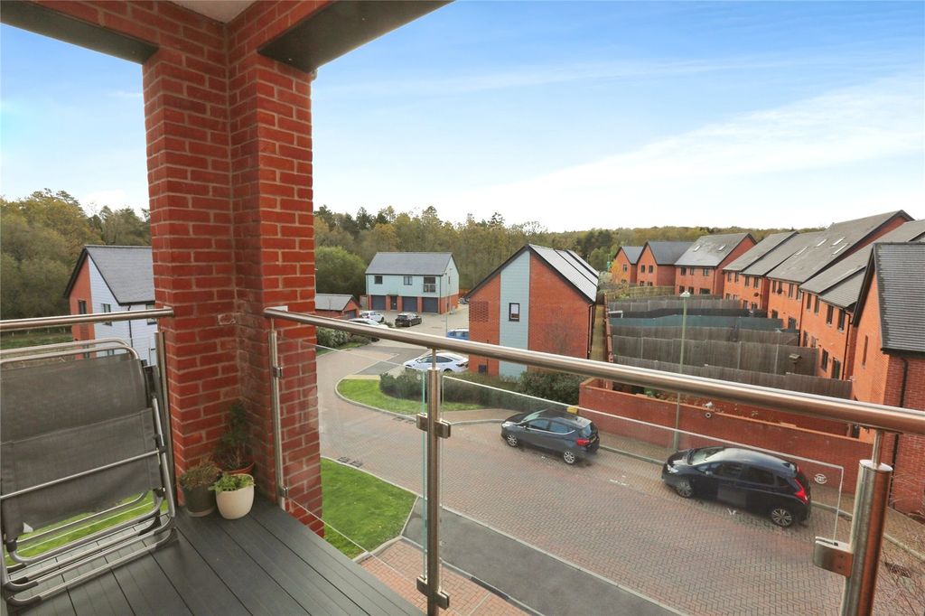 Property photo 3 of 19 Picture No. 17