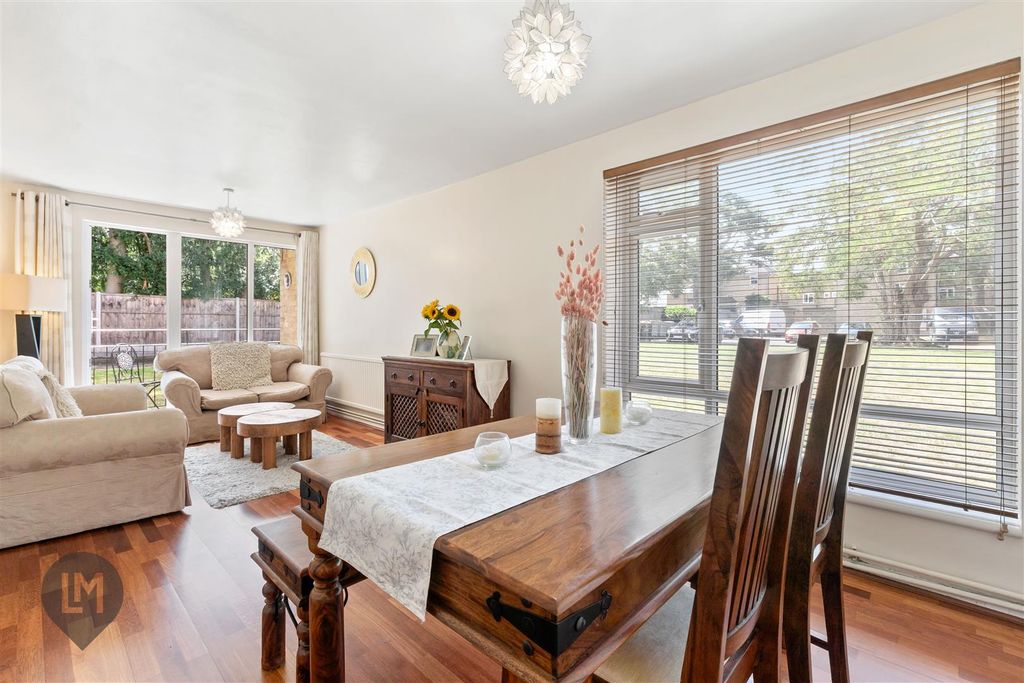 Property photo 2 of 7 Living/Dining Room