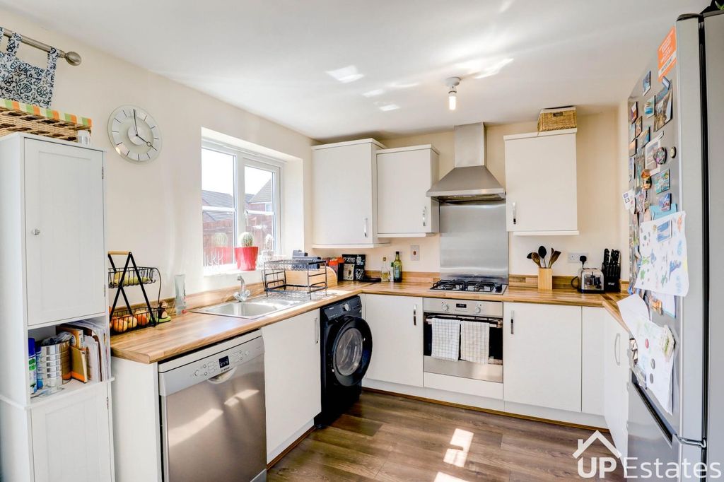 Property photo 3 of 11 Kitchen/ Diner