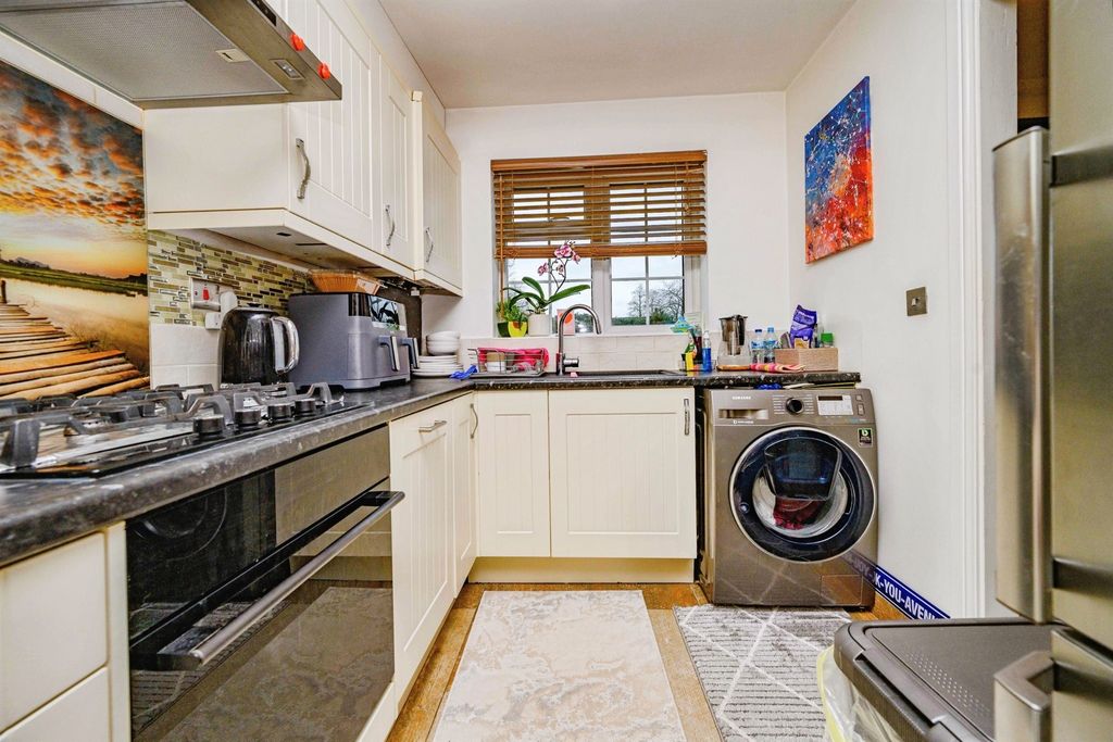 Property photo 2 of 10