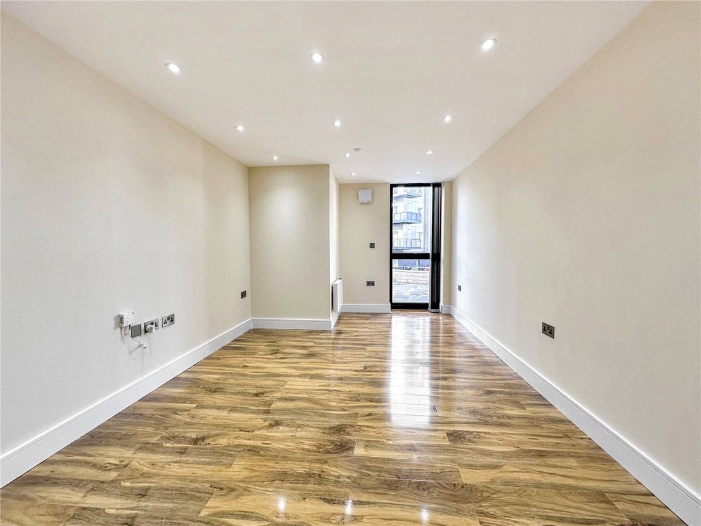 Property photo 1 of 10 Picture No. 20