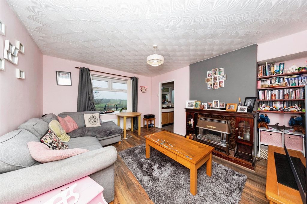Property photo 3 of 16 Picture No. 10