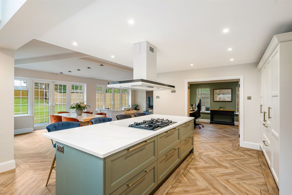 Property photo 2 of 36 49