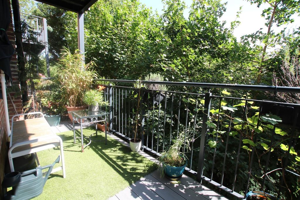 Property photo 3 of 9 Balcony.Jpg