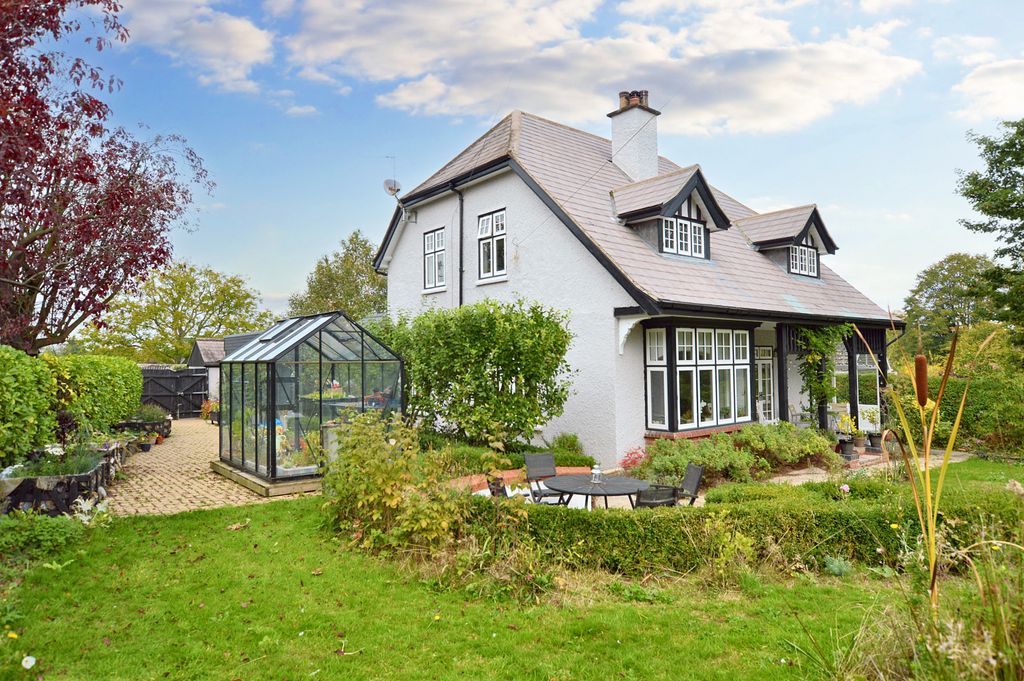 Property photo 1 of 46