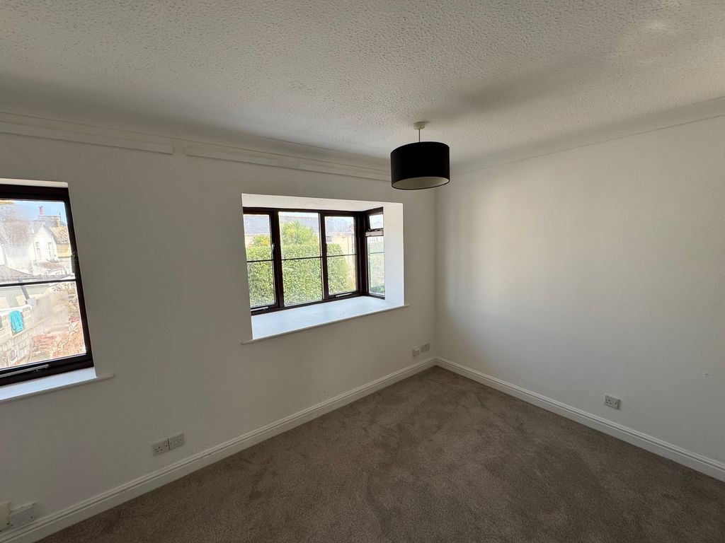 Property photo 3 of 8 c2
