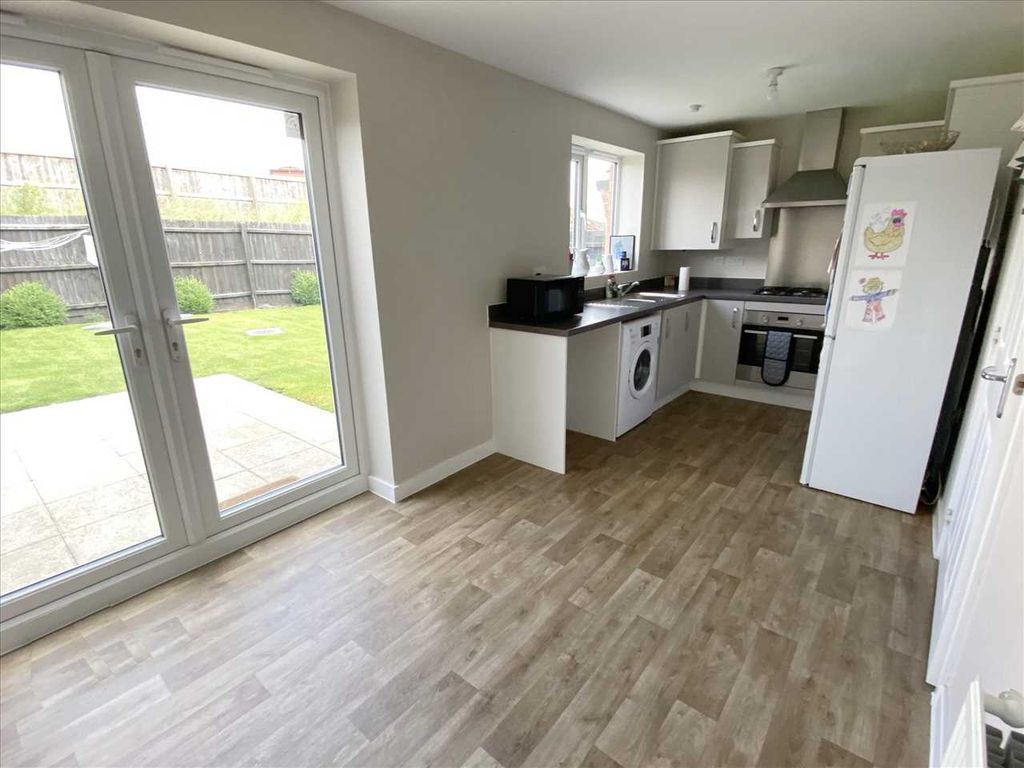 Property photo 2 of 9 Lounge: