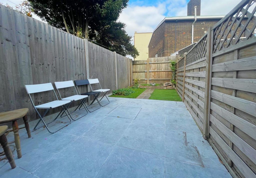 Property photo 3 of 12 Garde.Jpg