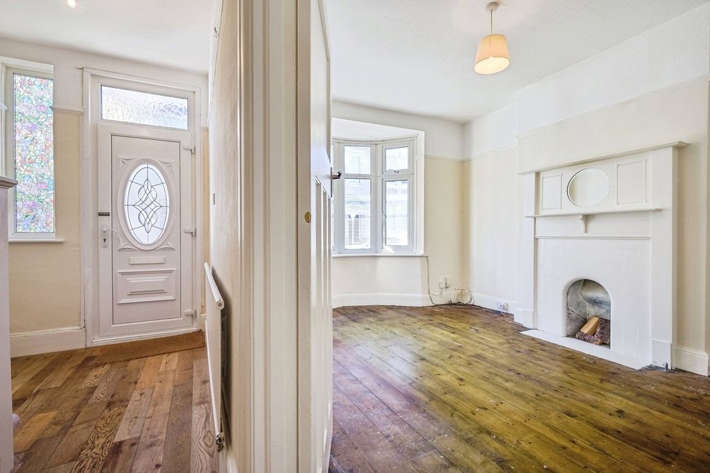 Property photo 2 of 21 Photo