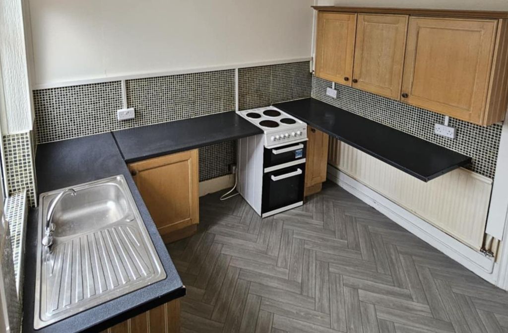 Property photo 2 of 7 Dining Kitchen