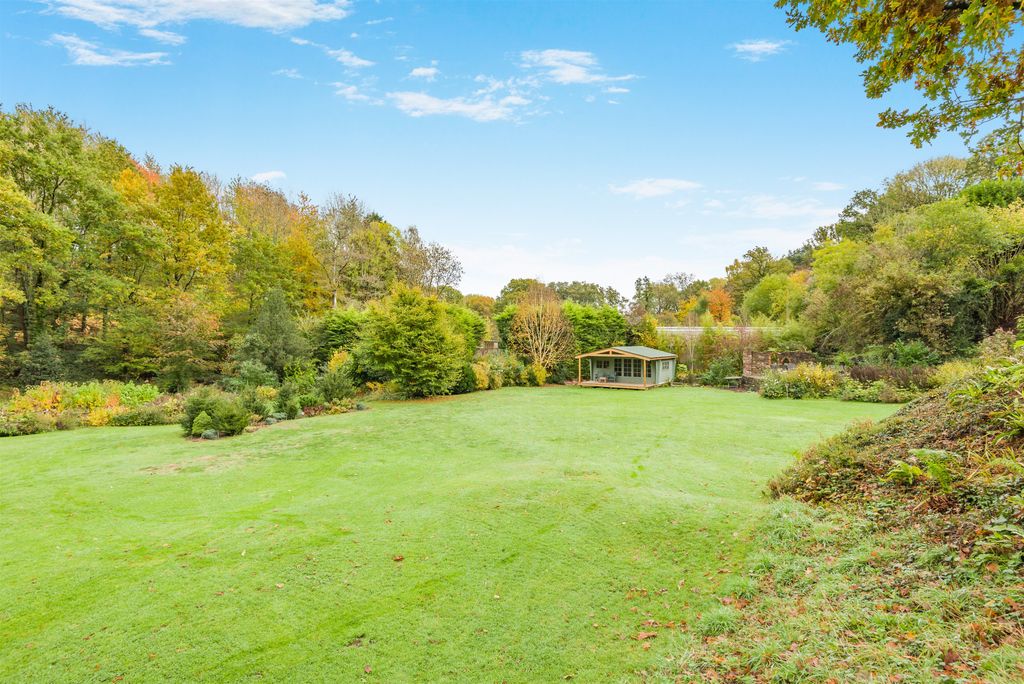 Property photo 3 of 33