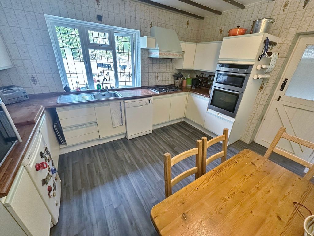 Property photo 3 of 30 Photo 17