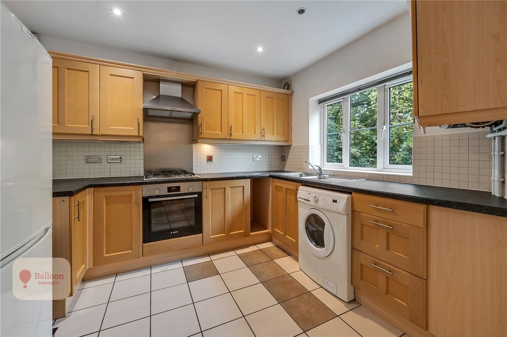 Property photo 3 of 11 Picture No. 16