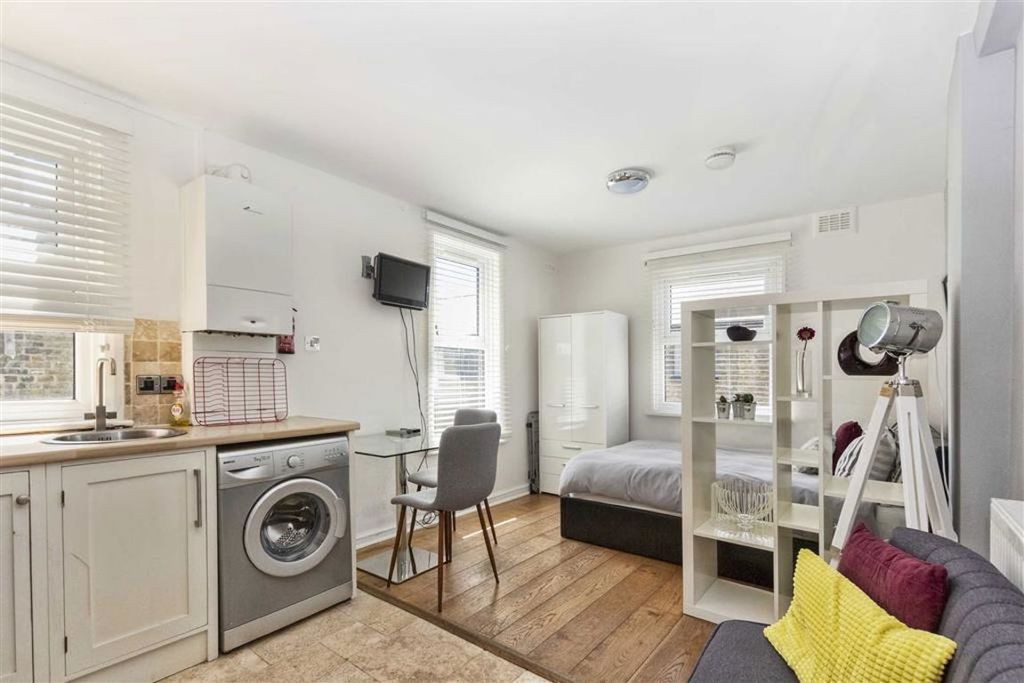 Property photo 1 of 2