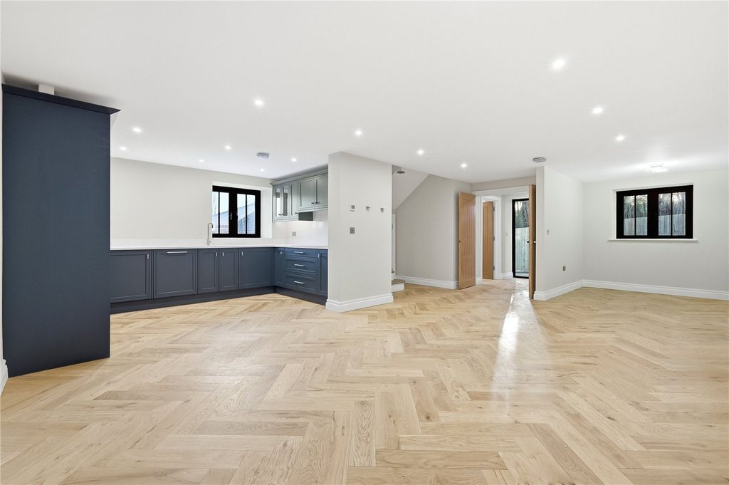 Property photo 3 of 21 Picture No. 28