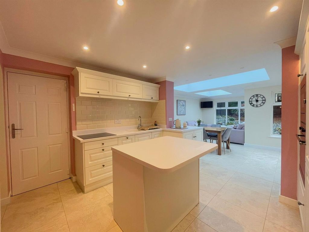 Property photo 1 of 23 Kitchen / Diner