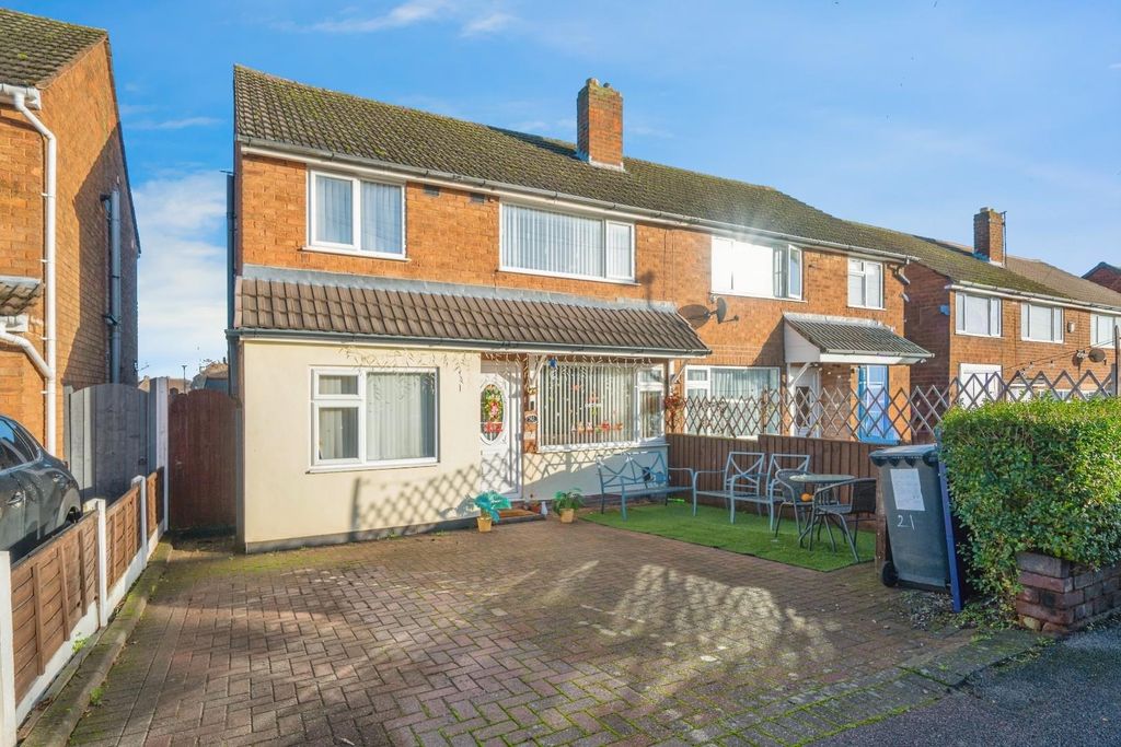 Property photo 1 of 16 21Leyfields-21.Jpg