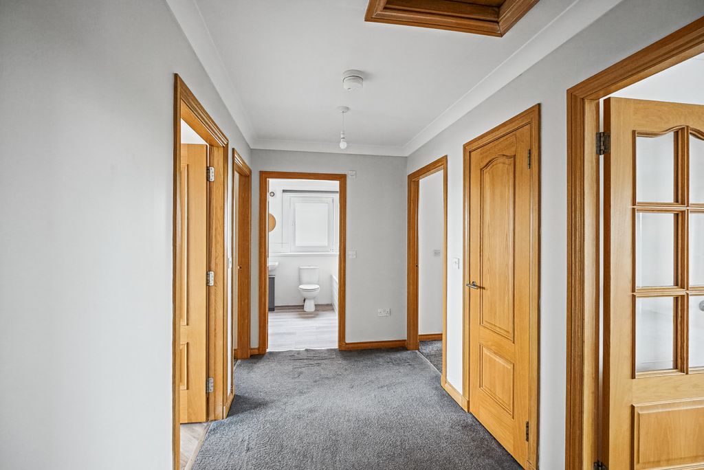 Property photo 2 of 26