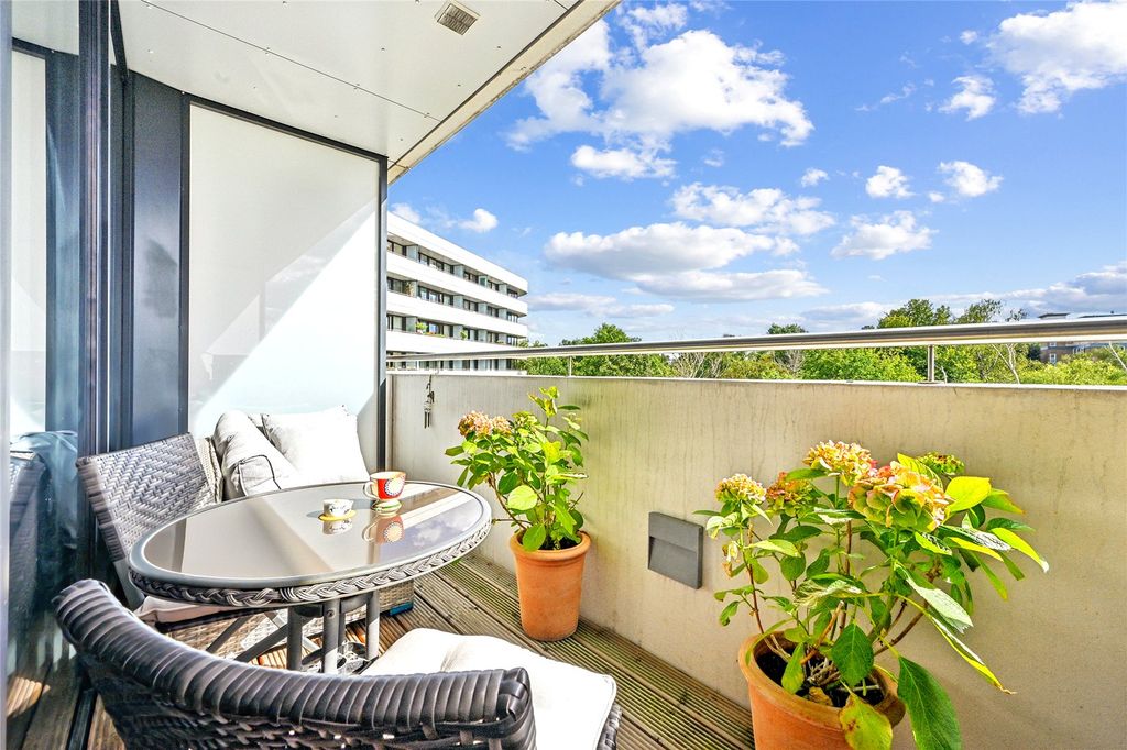 Property photo 2 of 12 Terrace
