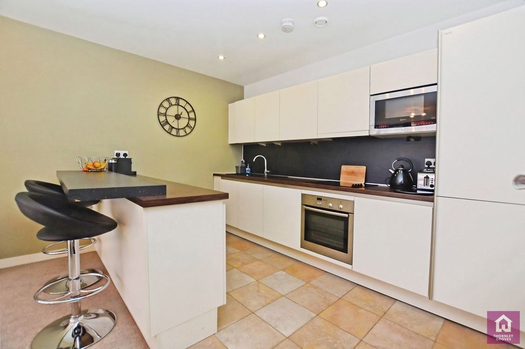 Property photo 3 of 14 Pbox-Img.Jpg
