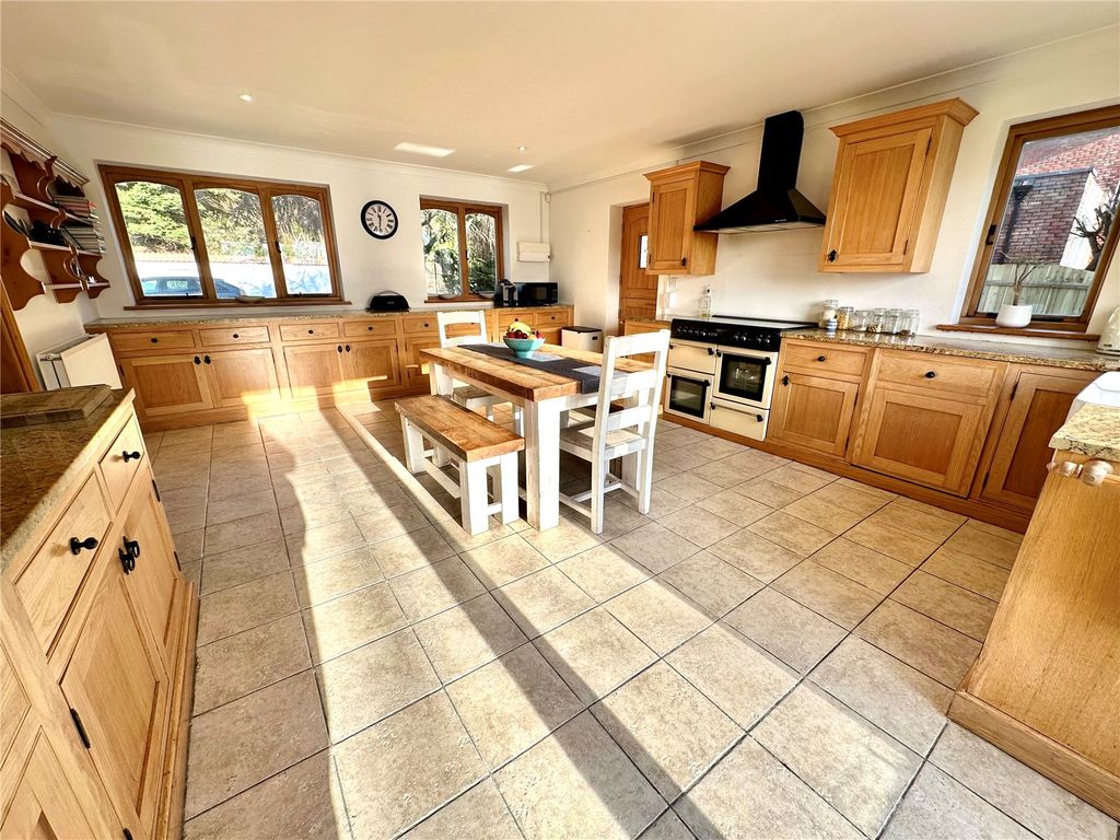 Property photo 2 of 21 Picture No. 20