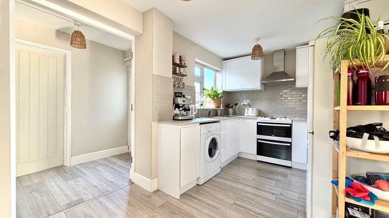 Property photo 3 of 15 Kitchen