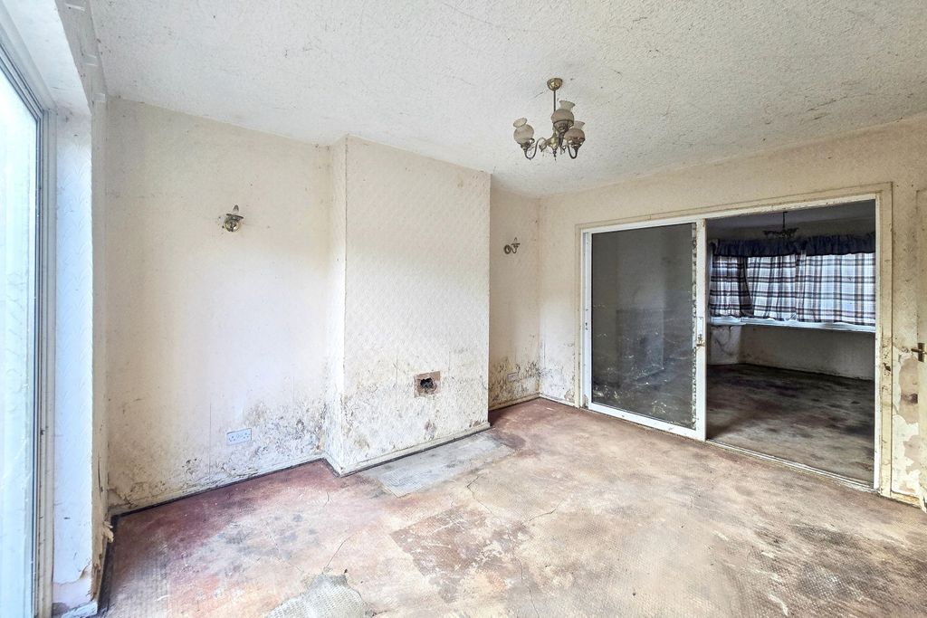 Property photo 2 of 15 51 Fairbourne Avenue, Birmingham, B44 9An