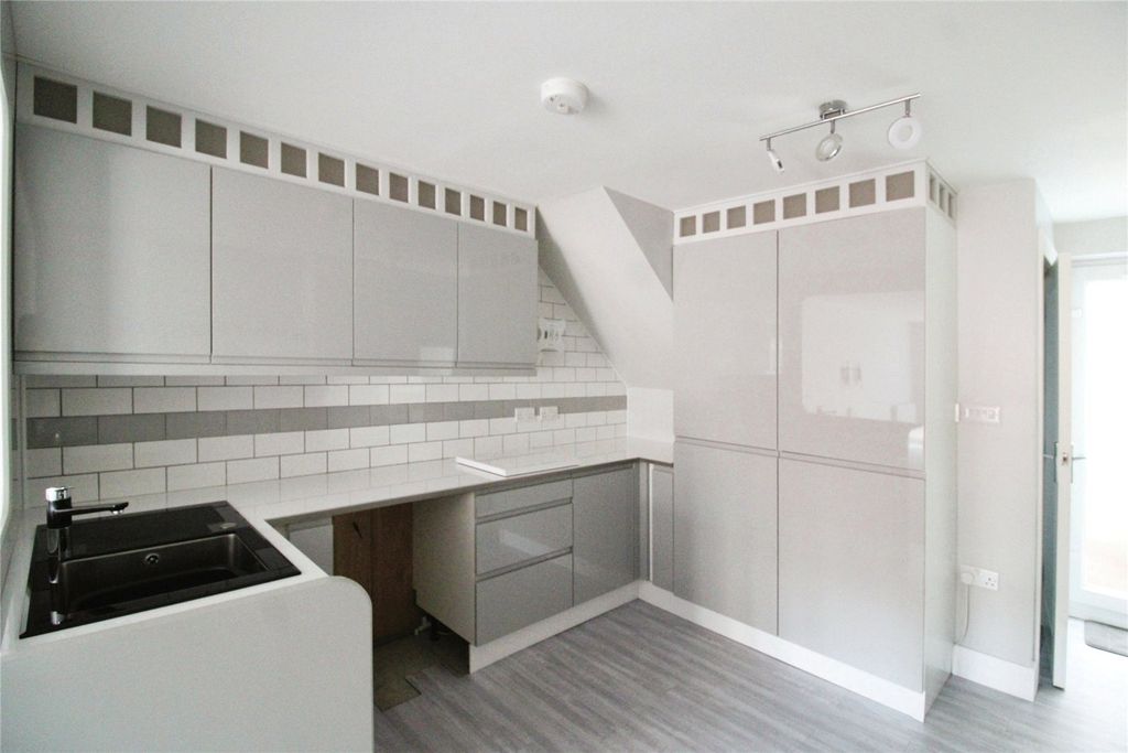 Property photo 3 of 16 Picture No. 06