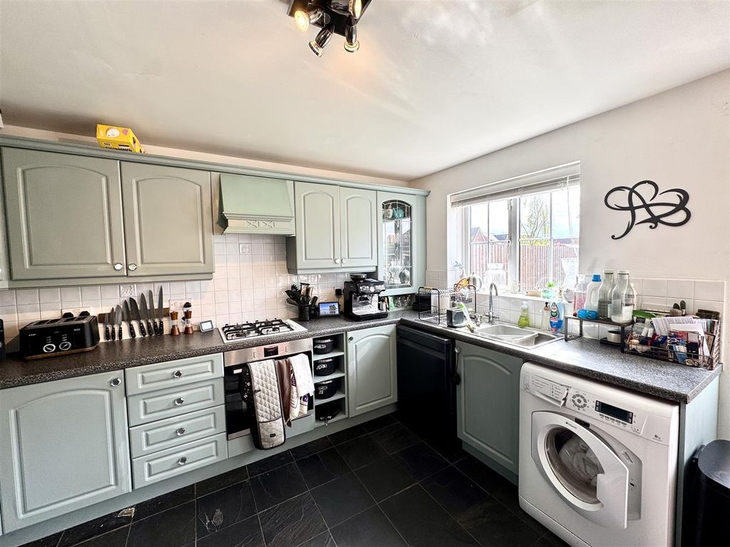 Property photo 3 of 20 Kitchen/Breakfast Room