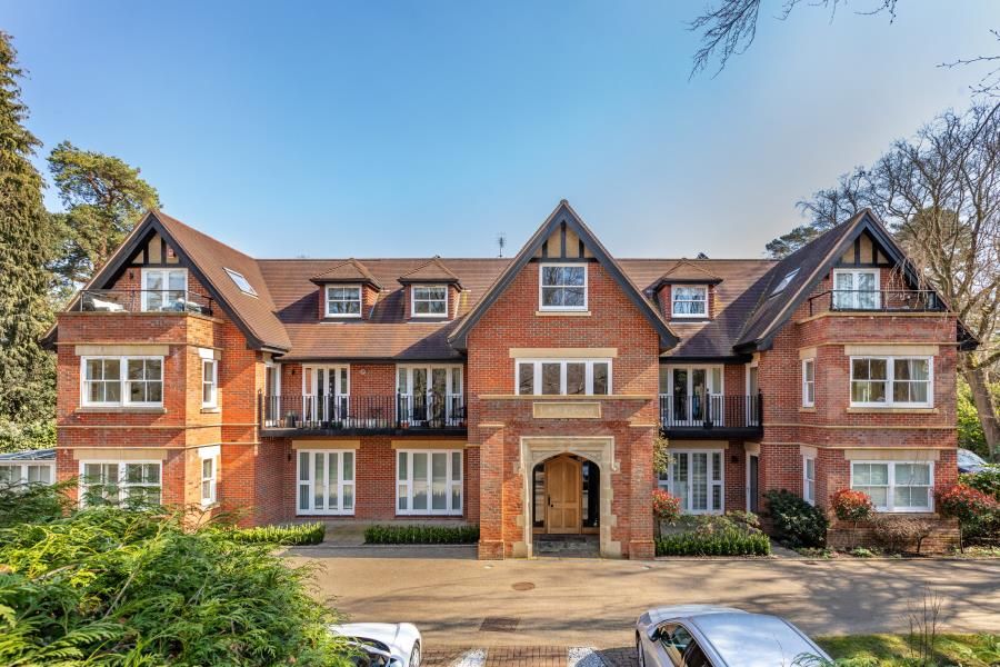 Property photo 2 of 21