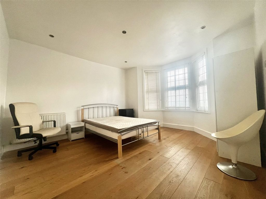 Property photo 2 of 8 Picture No. 06