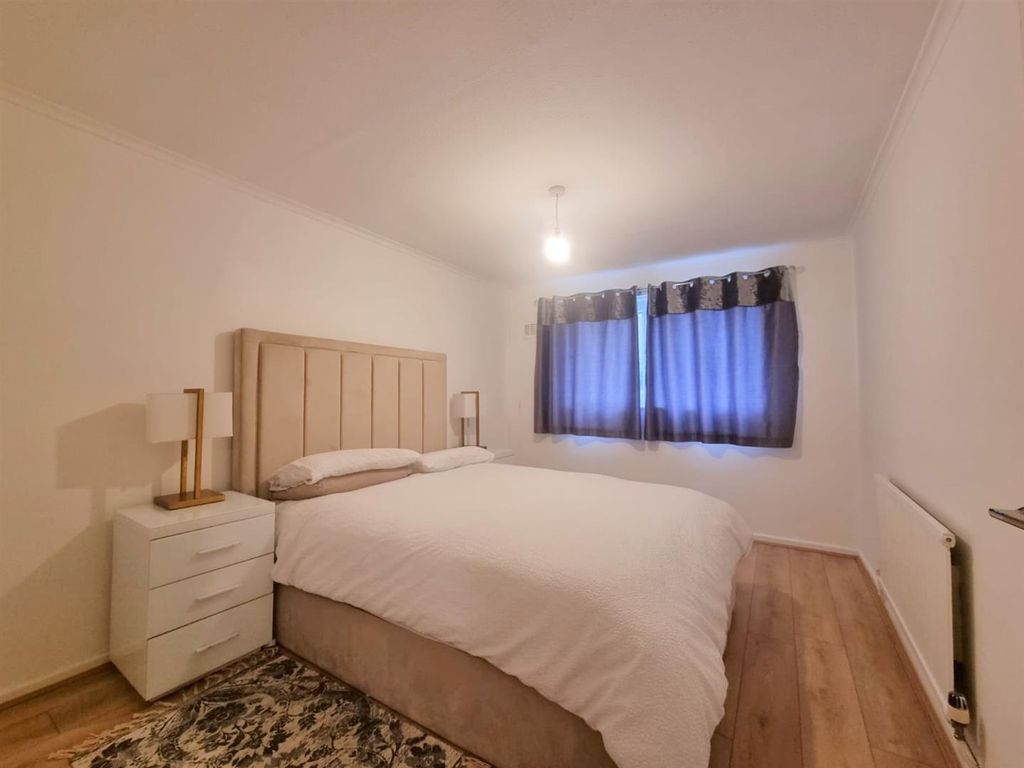 Property photo 3 of 9 Bedroom 1