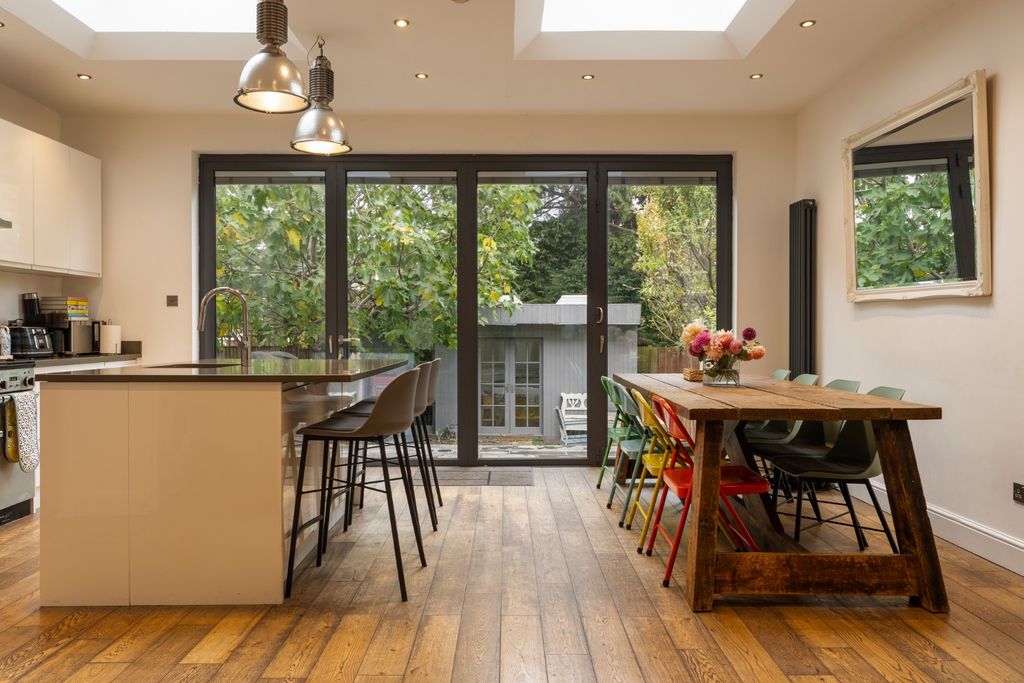 Property photo 3 of 23 4634202