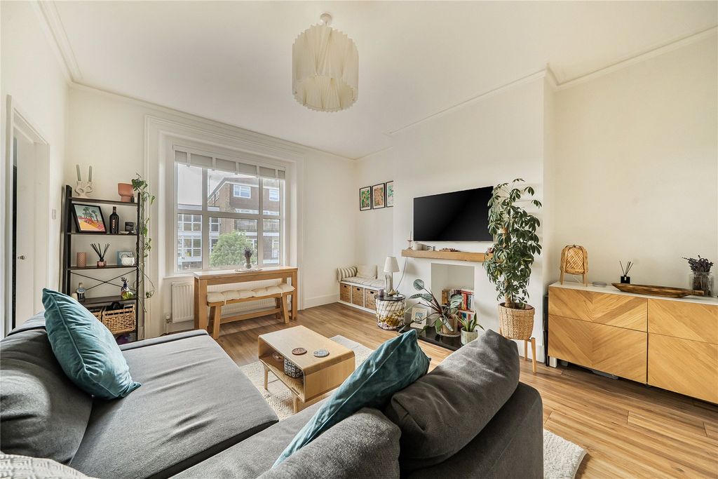 Property photo 2 of 13 Picture No. 15