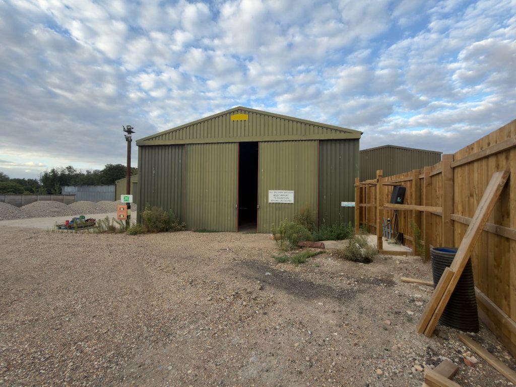 Property photo 2 of 5 26.Webp