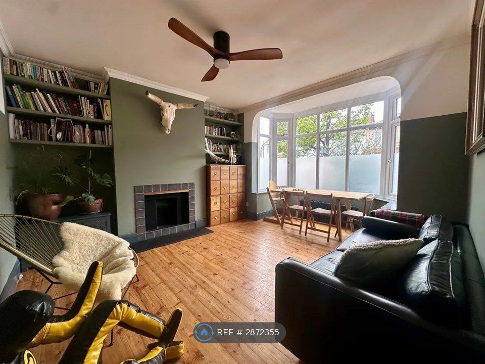 Property photo 1 of 16 Main Sitting Room