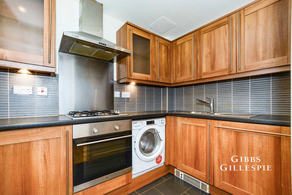 Property photo 3 of 17 Pbox-Img.Jpg