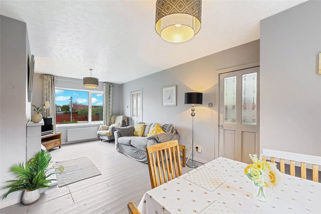 Property photo 3 of 14 Living/Dining Room