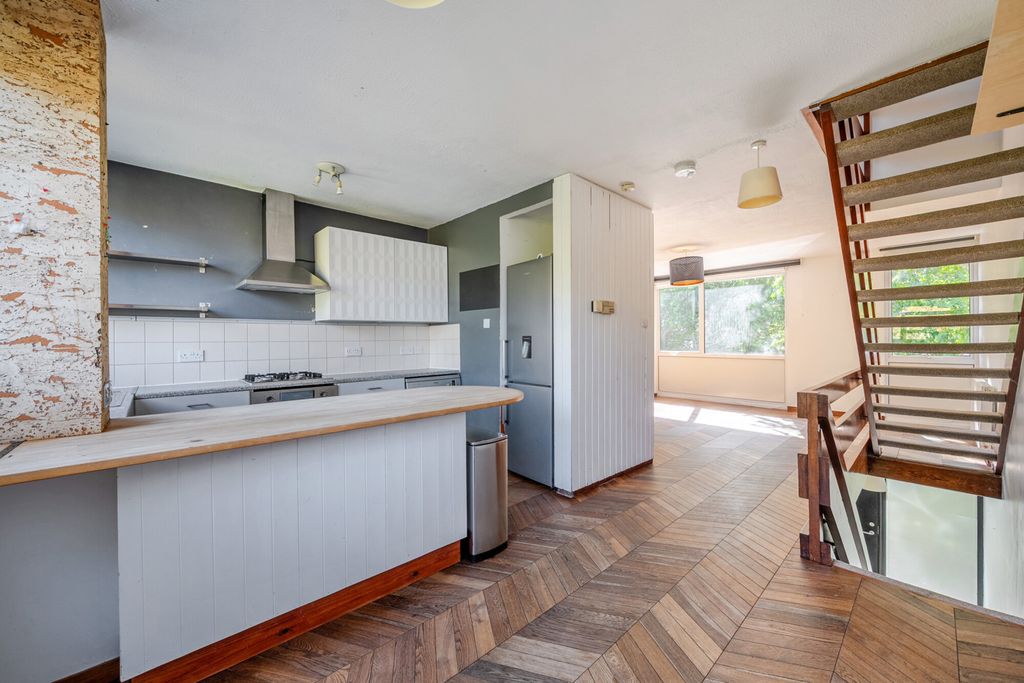 Property photo 2 of 19 1514317-13-1A05Ca...