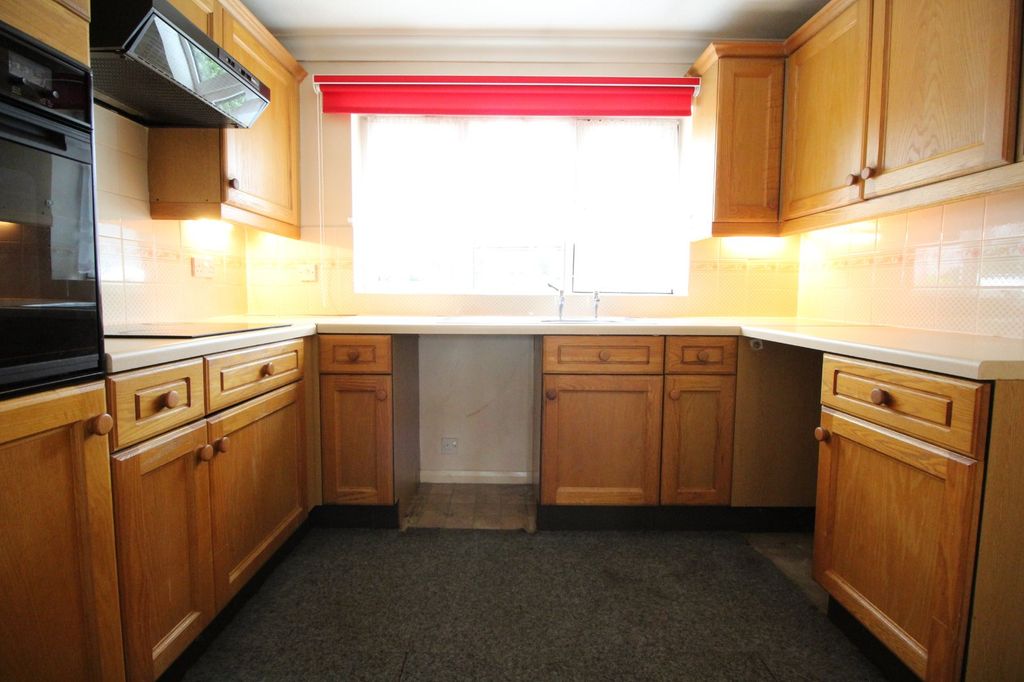 Property photo 2 of 15 Kitchen