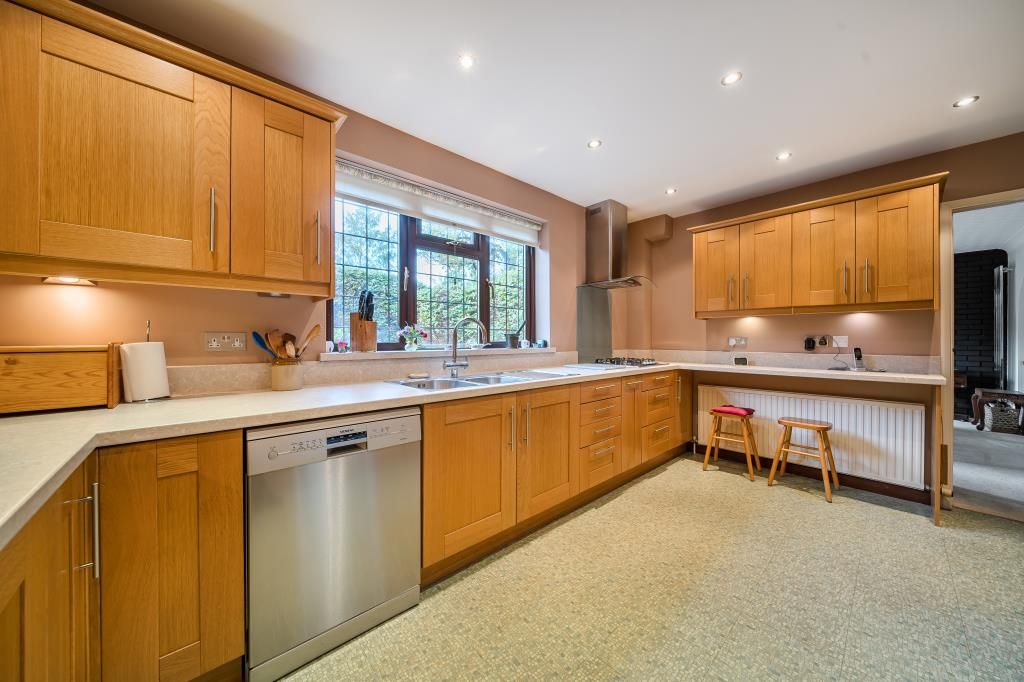 Property photo 3 of 21 Kitchen