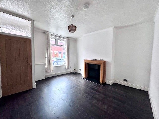 Property photo 2 of 9 Lounge