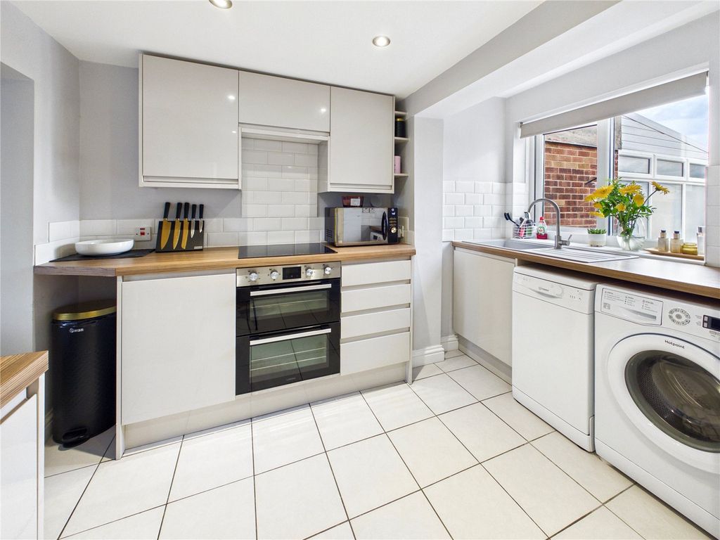 Property photo 3 of 15 Kitchen