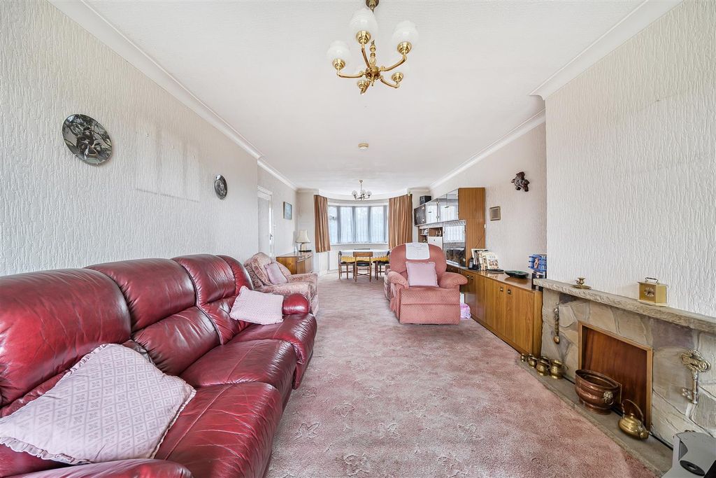 Property photo 2 of 20 1364670-4-69148229A6481.Jpg