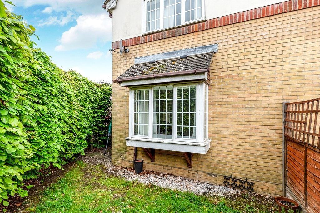 Property photo 2 of 11 Description