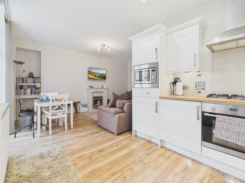 Property photo 2 of 10 K/D/L