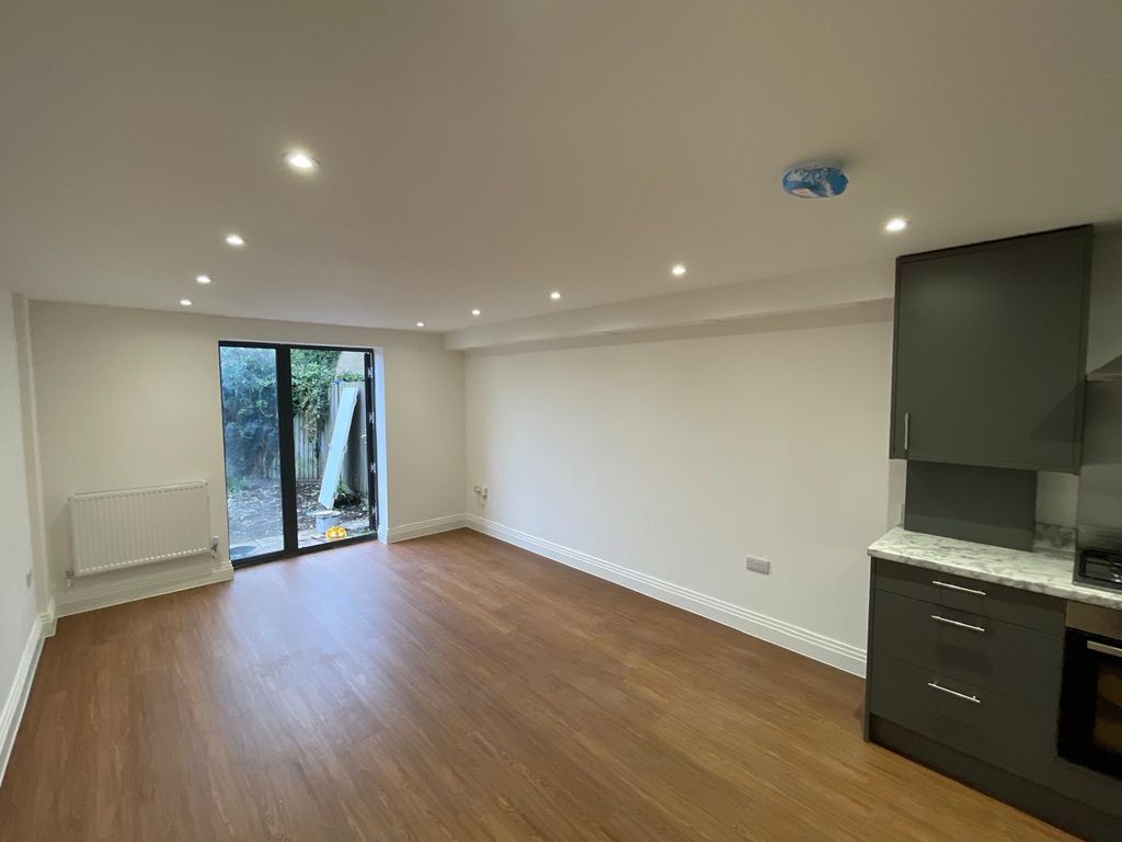 Property photo 2 of 9 Gallery