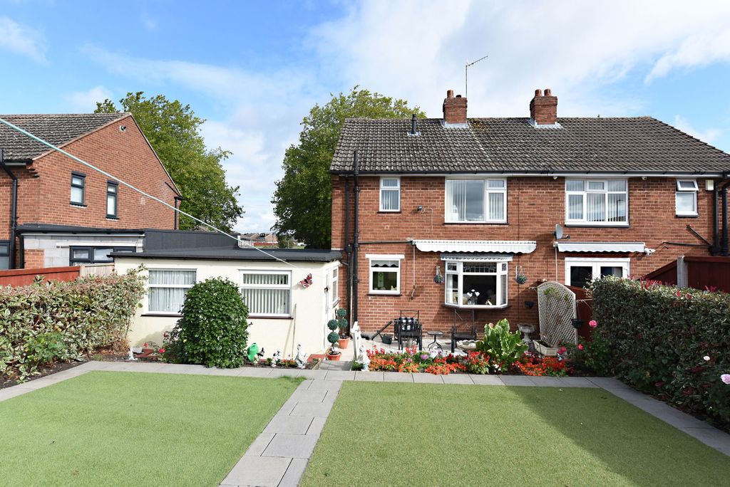 Property photo 2 of 17