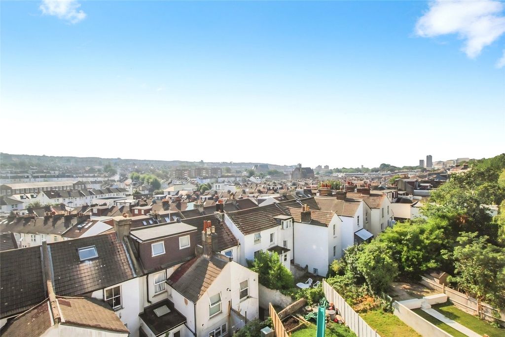 Property photo 2 of 7 Views